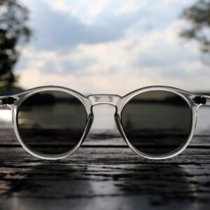 Das Bild zeigt eine Brille. Diese Brille soll stellvertretend für die eigene Sichtweise stehen. 